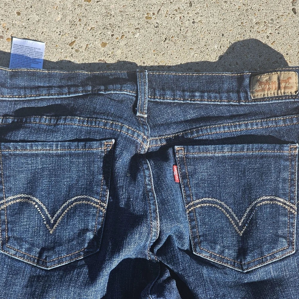 Levi's 515 Bootcut Jeans Women's 6M W28 L32 Dark Wash Mid Rise Stretch Denim